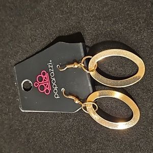 NWT Goldtone Oval Dangling Earrings